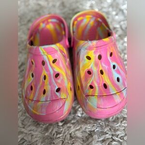 Colorful Tie-Dye Clog Sandals (Croc Style) – Kids Size 1